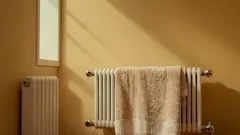 Over droge lucht in de winter of waarom moet je een natte handdoek op de radiator leggen?